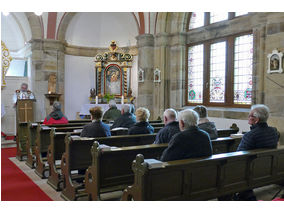 Bittprozession an der Weingartenkapelle (Foto: Karl-Franz Thiede)